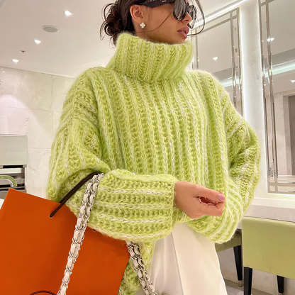 Fluffy knitted sweater - Brianna