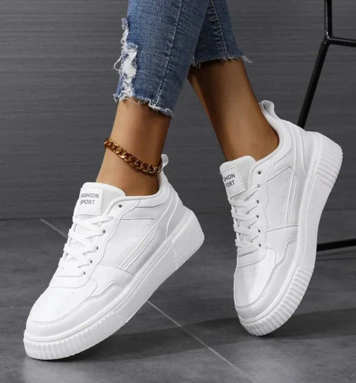 Casual women's shoes with colourblock