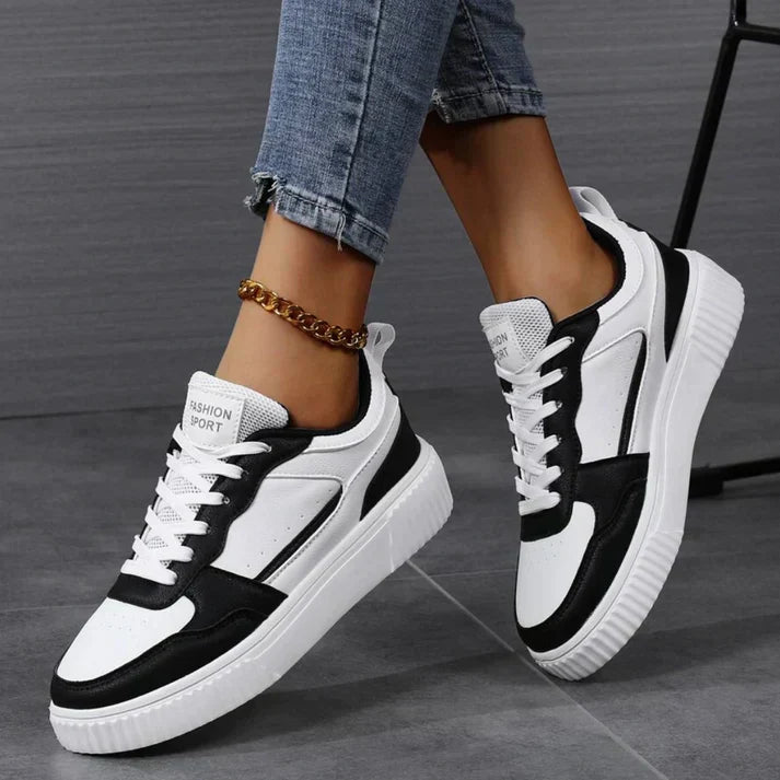 Casual women's shoes with colourblock