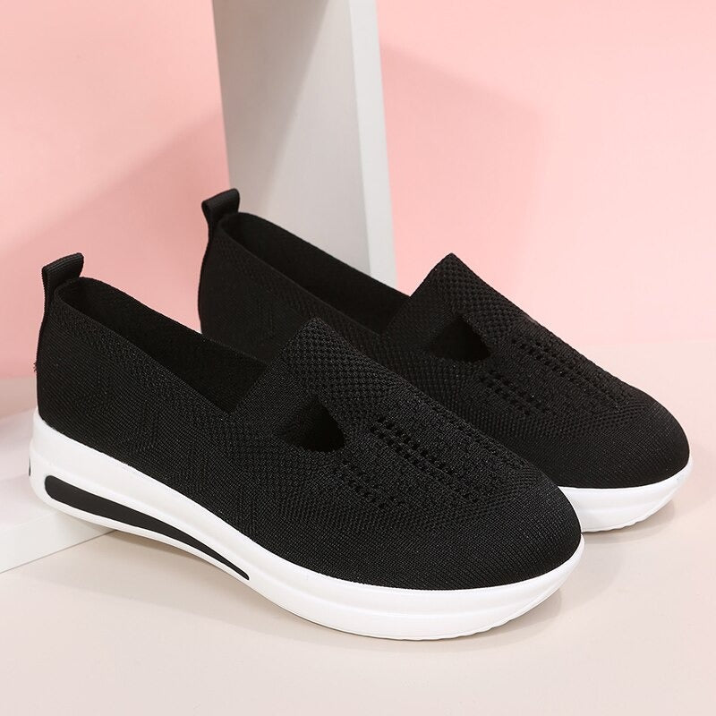 Women's sports style thick bottom shoes