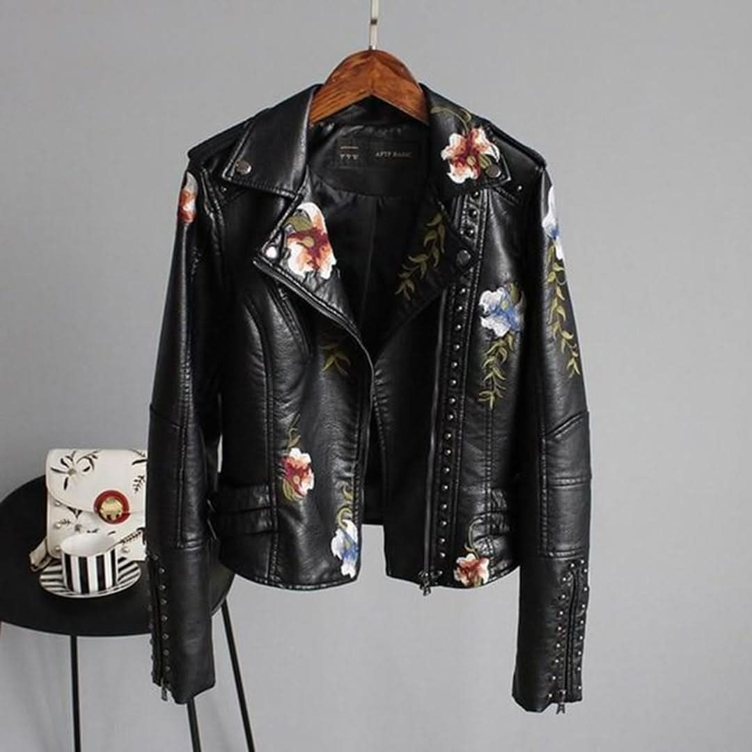 Feminine, fashionable and versatile floral jacket for women