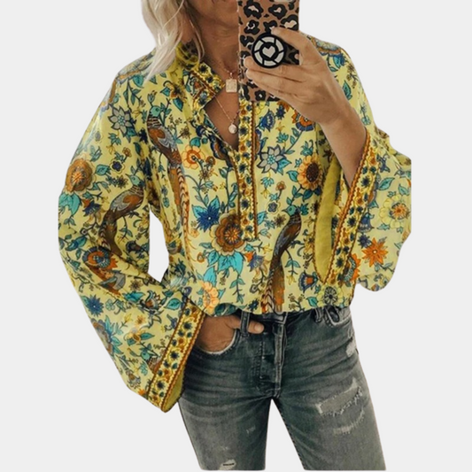 Cynthia - Women's blouse with floral pattern.