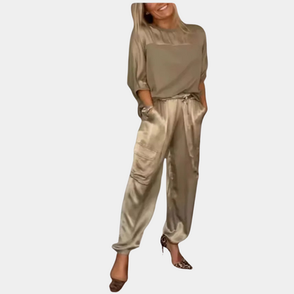 Danika - Elegant satin chic set [top + pants].