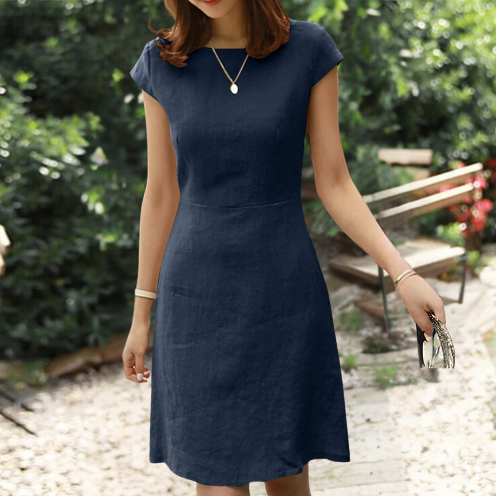 Plain and fashionable women's dress