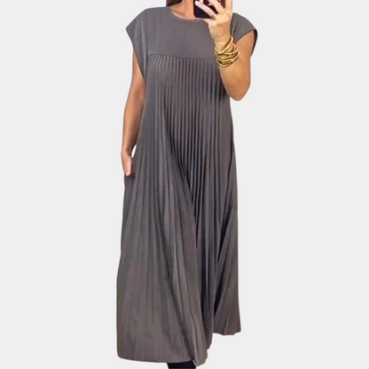 Simple pleated dress for women