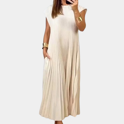 Simple pleated dress for women