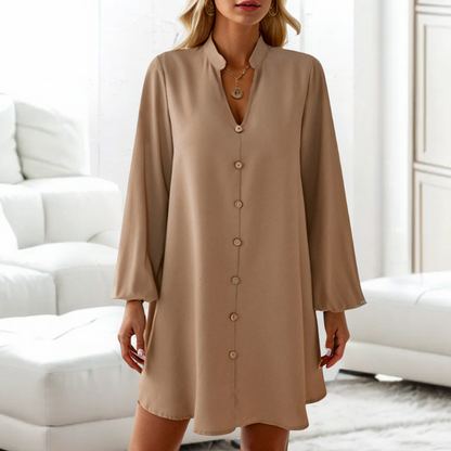 Plain and loose-fitting dress for ladies