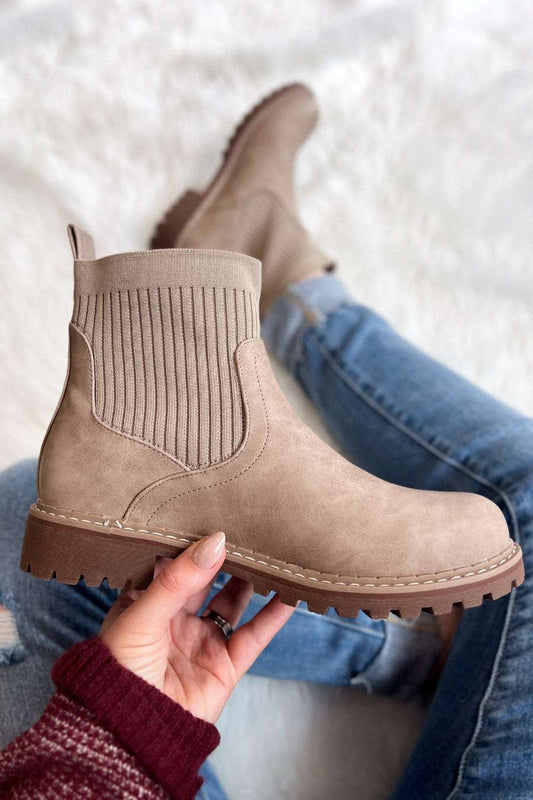 Women's Comfortable Boots - Chalet Style Perfect for Winter