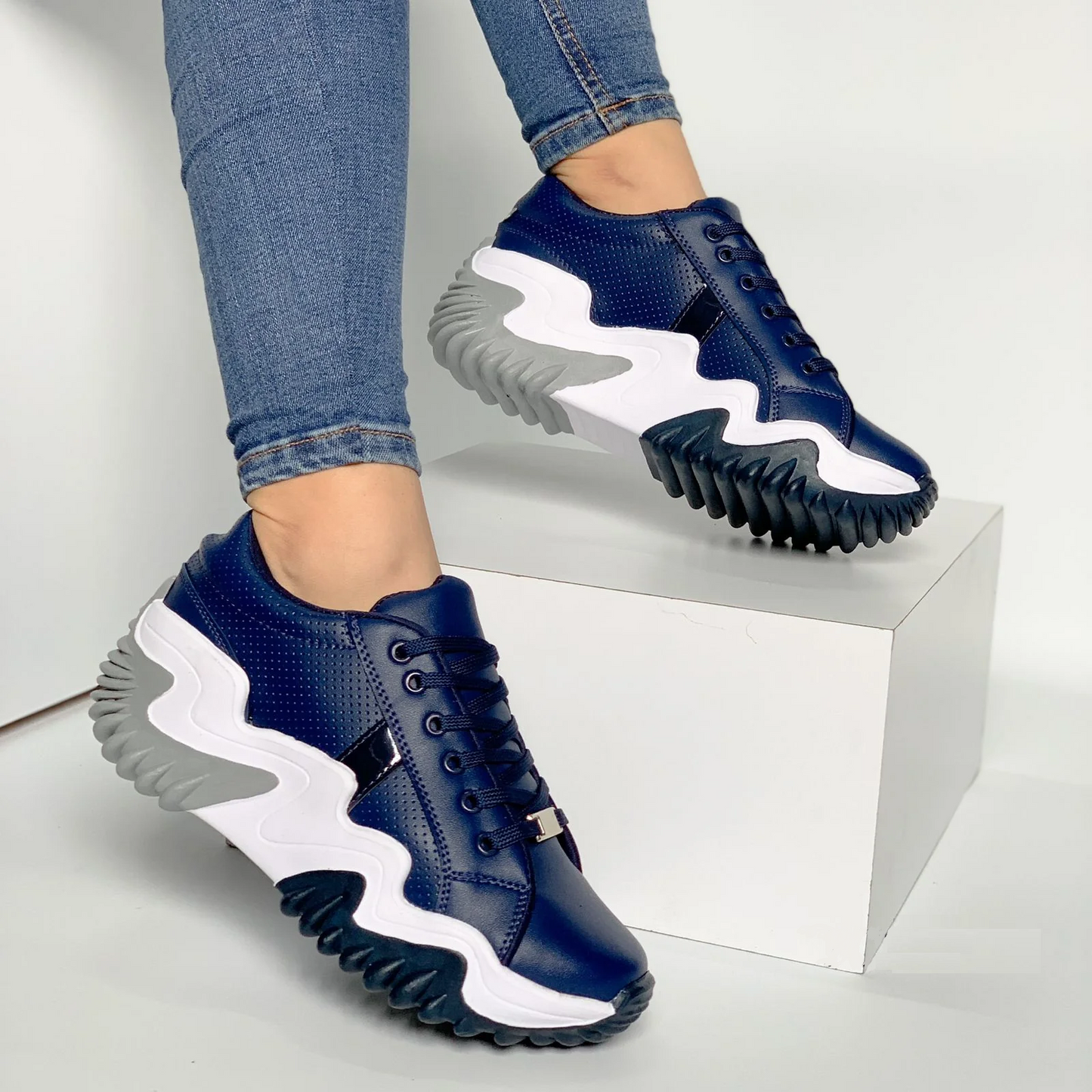 Women's Flat Sneakers