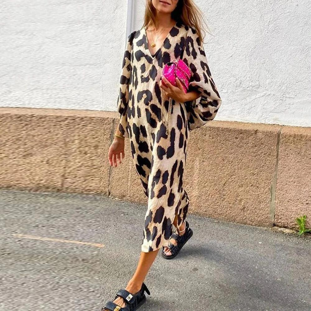 Evelien - Classic Animal Print Dress