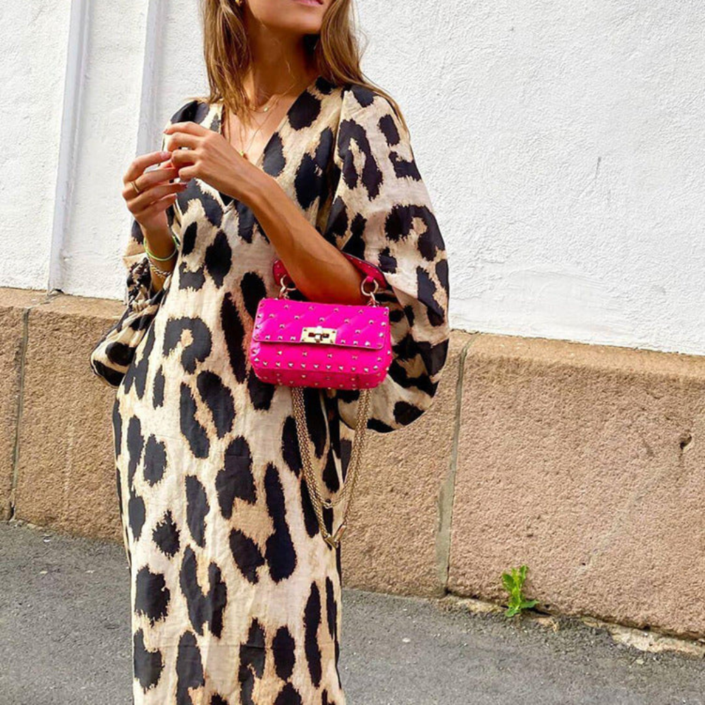 Evelien - Classic Animal Print Dress