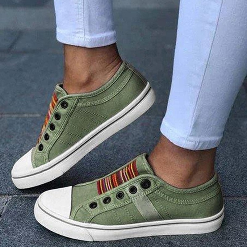 Lightweight comfortable canvas shoes