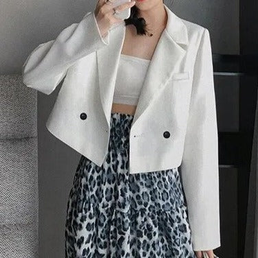 Yllana - Modern and Stylish Cropped Blazer