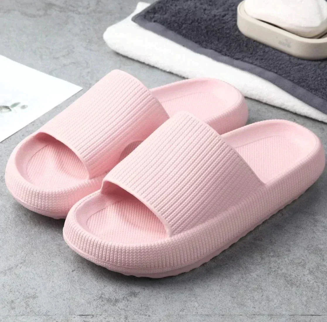 Soft, comfortable slippers - Belleann