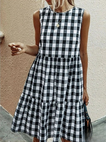 Jhana - Loose-fitting women's dress with fashionable round neckline and pastel plaid skirt