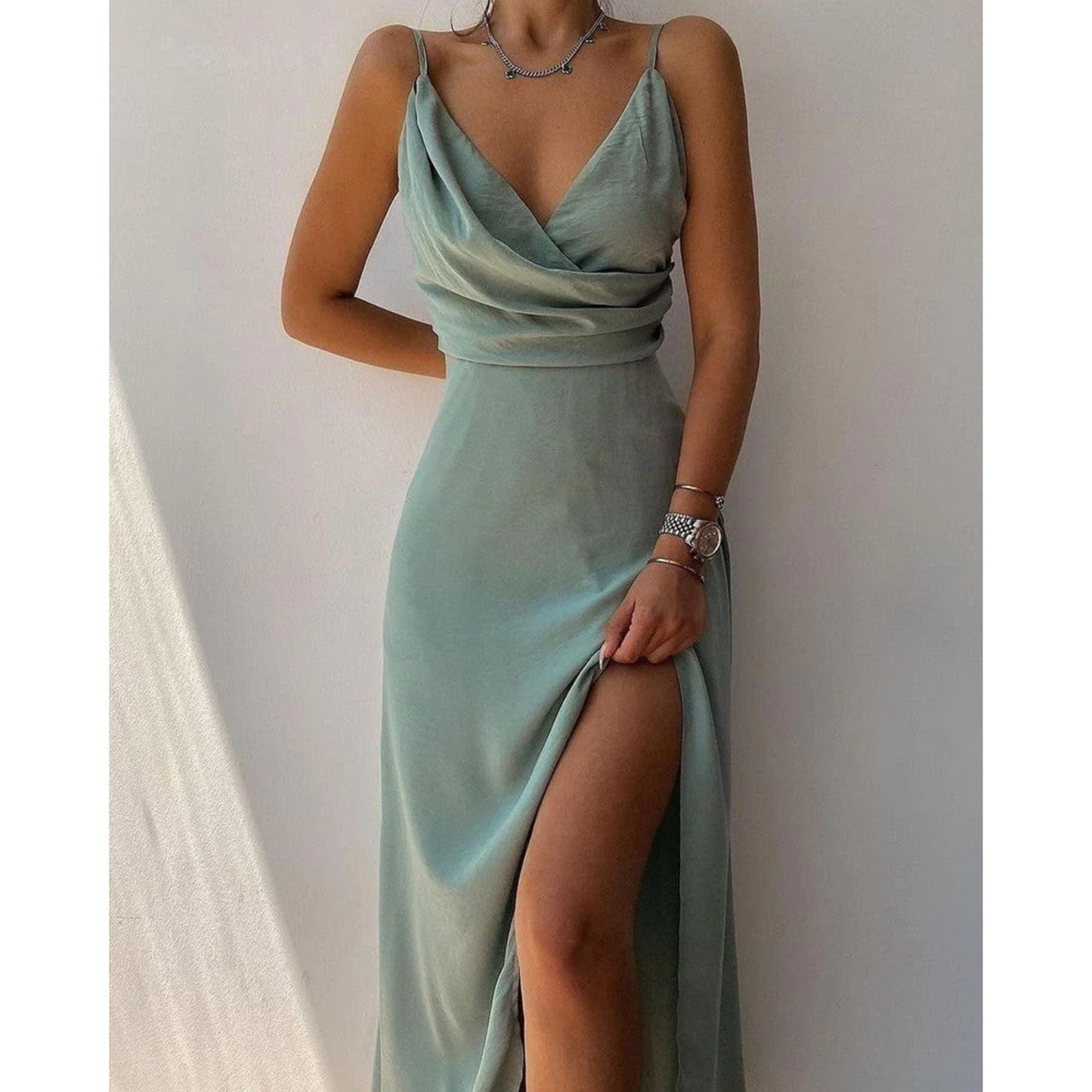 Femke | Long cocktail dress with slit and V-neckline