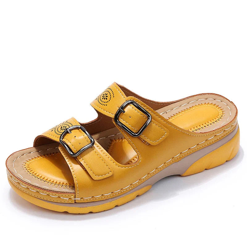 Lisette - Orthopaedic slippers with buckle