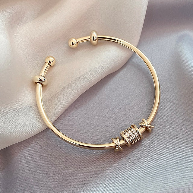 French Cylinder Bracelet | Available in 2 different colors!