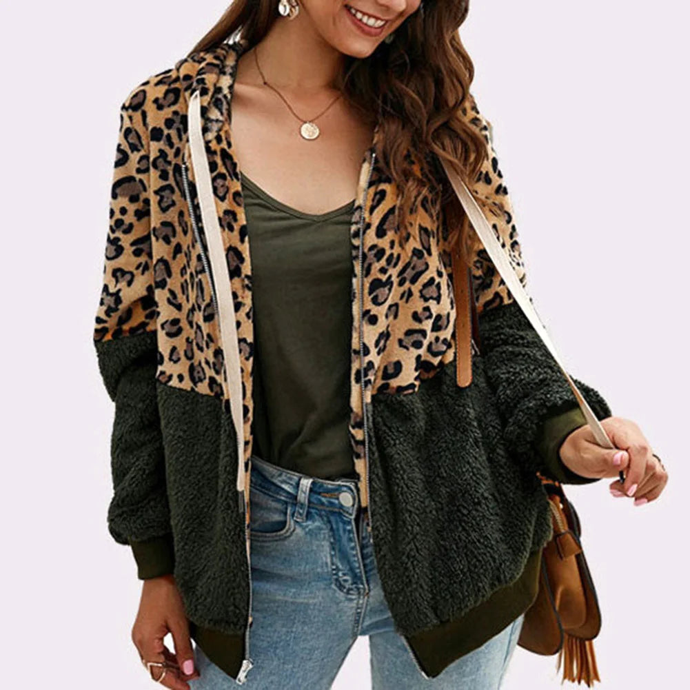 Plush hoodie with leopard print - Mira