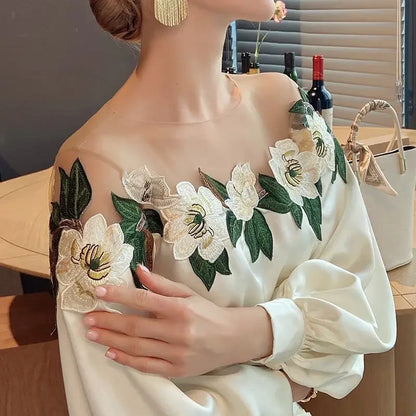 Madeleine - Elegant Flower Top