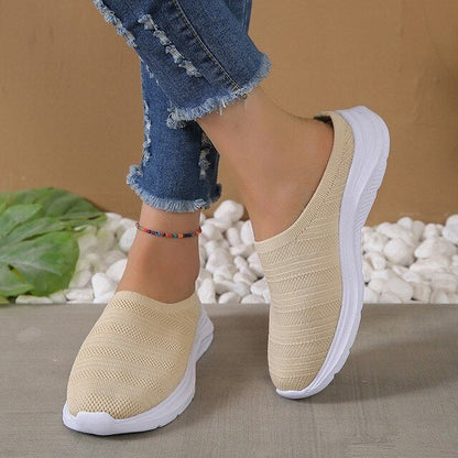 Comfy solid-colour slip on flat shoes