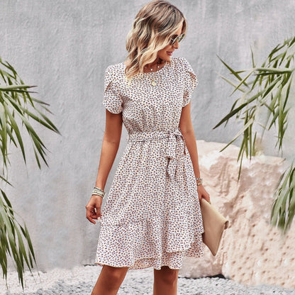 Hazel - Floral patterned dress with ruffled hem.