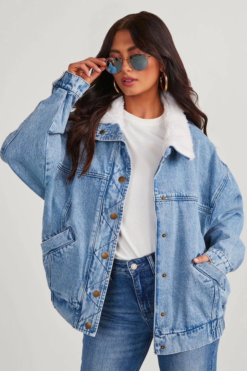 Women's denim jacket with fleece collar