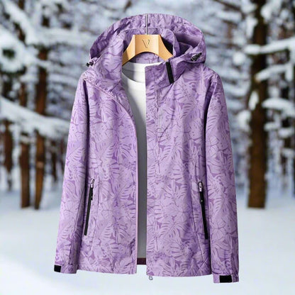 Modern, insulated and robust fall coat for women