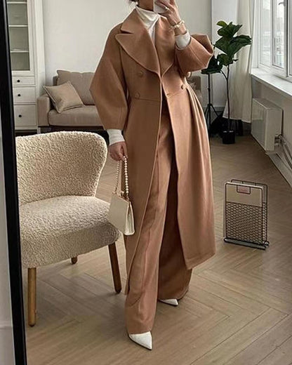 Luxurious warm women's coat