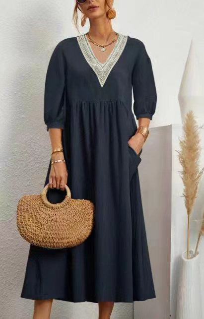 Maggie -Dress in cotton and linen with V-neckline, loose sleeves and lace