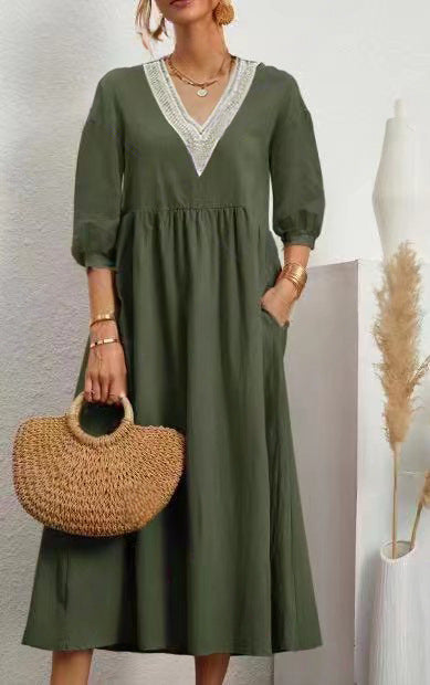 Maggie -Dress in cotton and linen with V-neckline, loose sleeves and lace