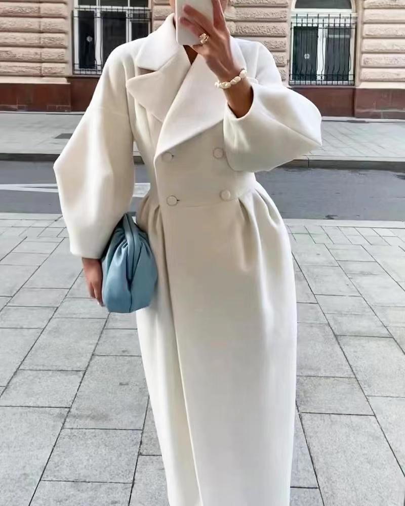 Luxurious warm women's coat