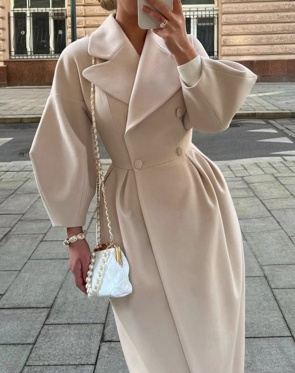 Luxurious warm women's coat