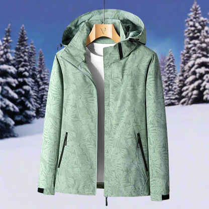 Modern, insulated and robust fall coat for women