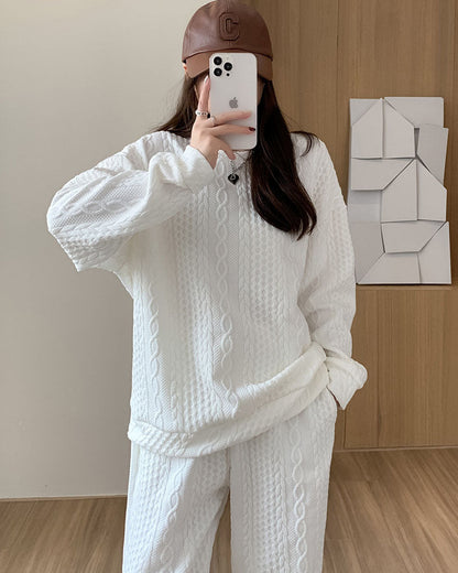 Women's two-piece long-sleeved sweater and pants