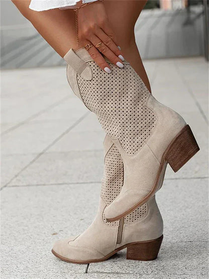 Della® | Fashionable and effortless overall boots