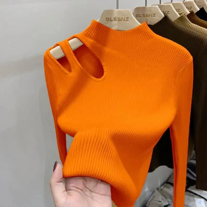 Sweater with collarbone cut-out for women