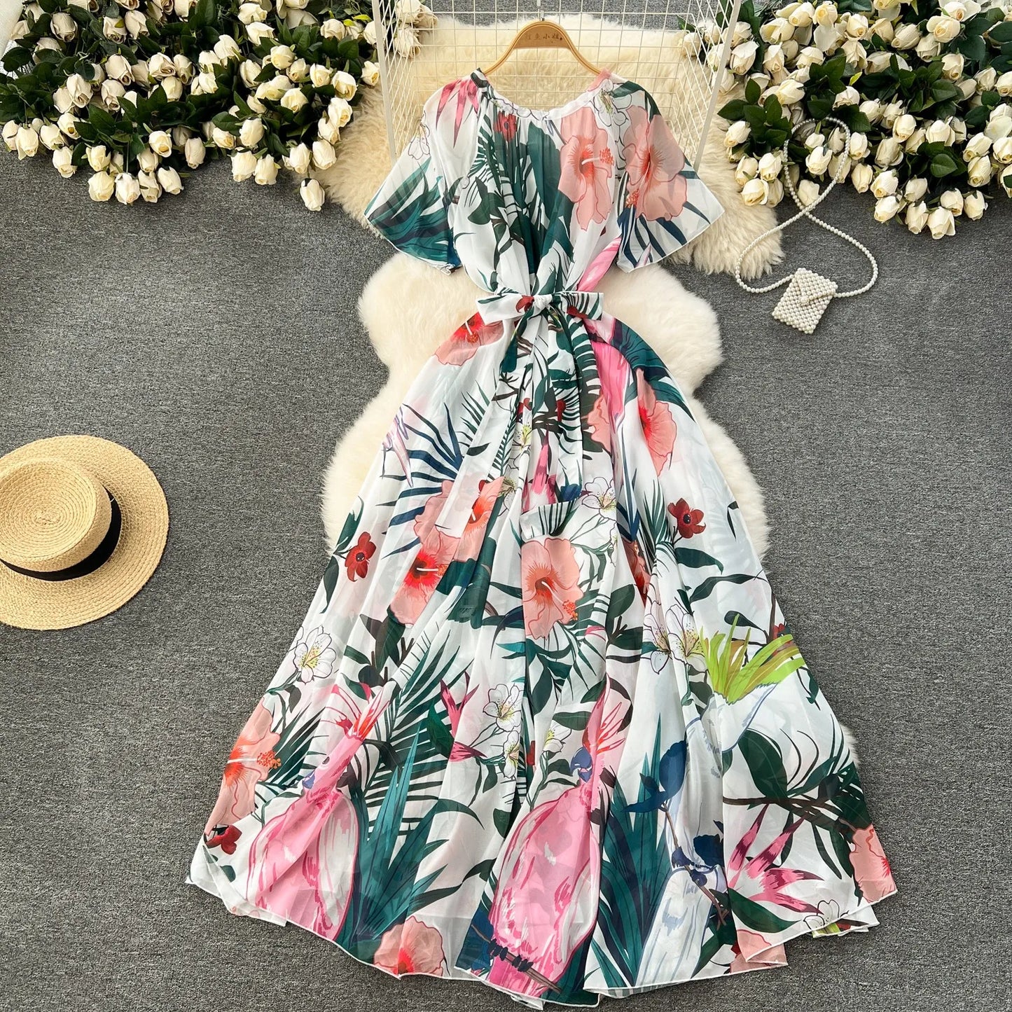 Evelyn - Elegant dress with print