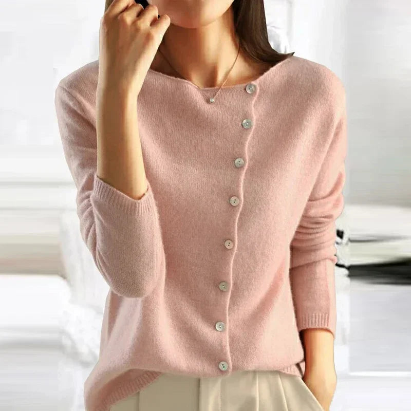 Zuri - Elegant sweater with trendy button fastening