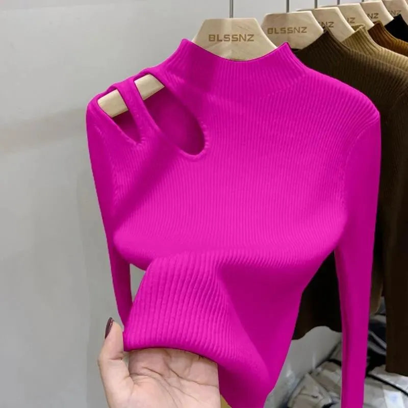 Sweater with collarbone cut-out for women