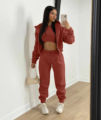 Comfortable 3-piece jogging suit for women