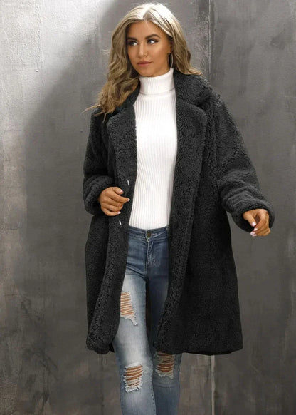 Adaptable, cozy and fashionable winter coat for women