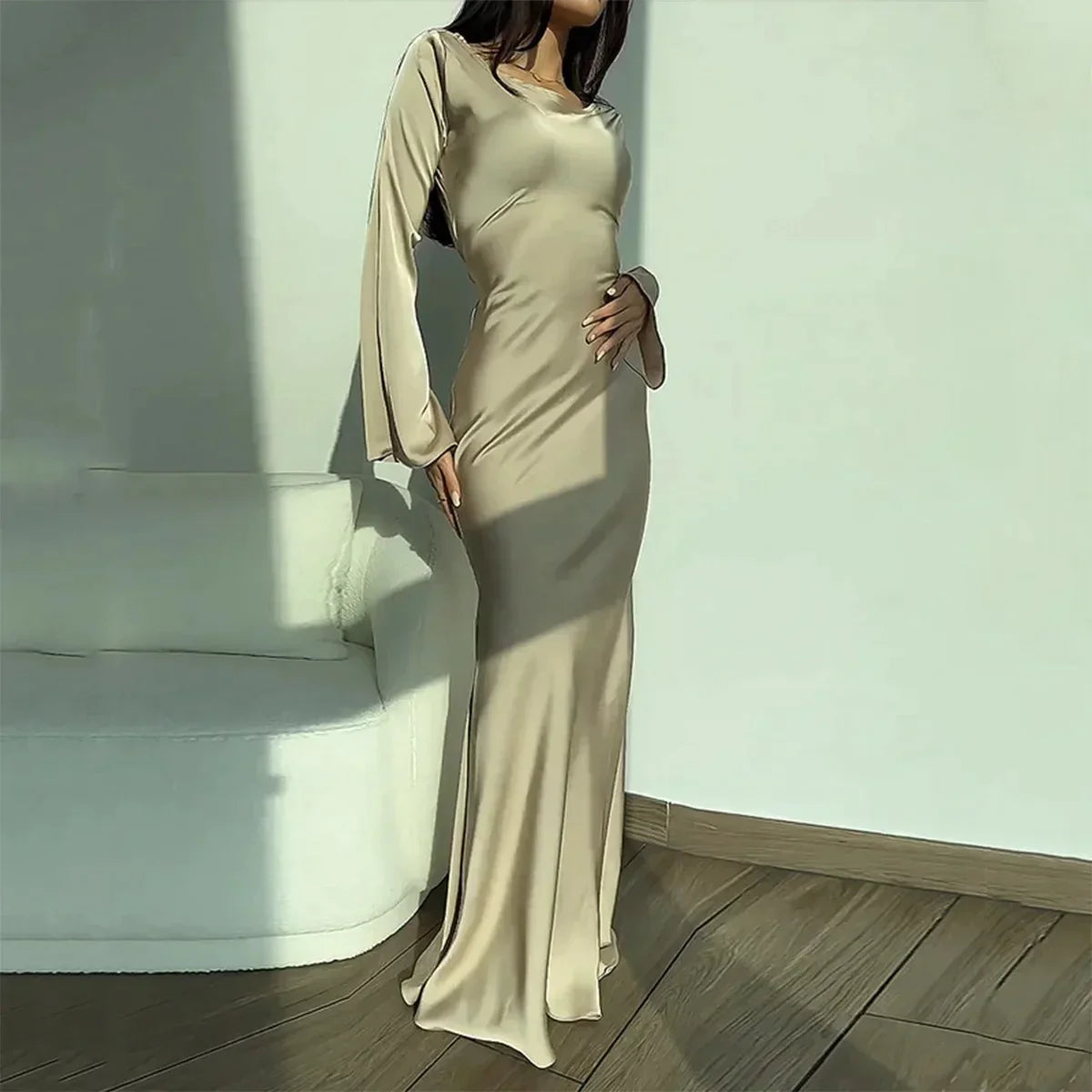 Lindsay | Elegant satin party dress with long sleeves