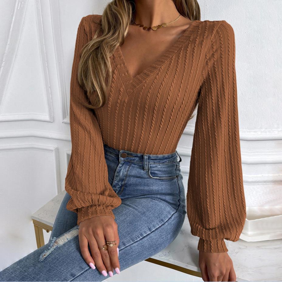 Lena - Elegant knit top with V-neck and long sleeves for women