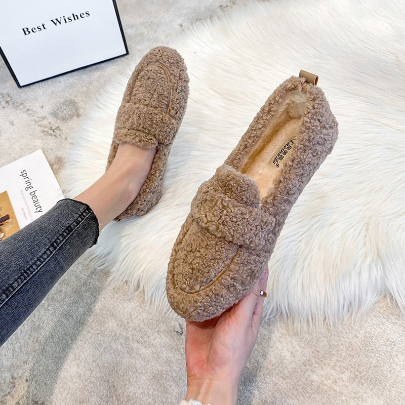 Comfortable plush slippers