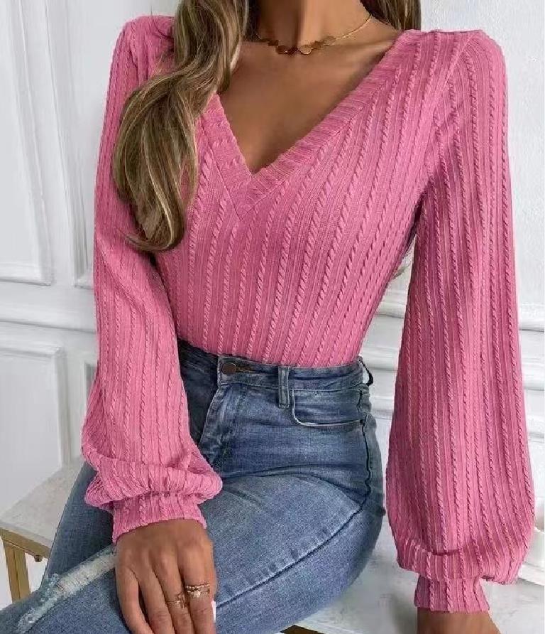 Lena - Elegant knit top with V-neck and long sleeves for women