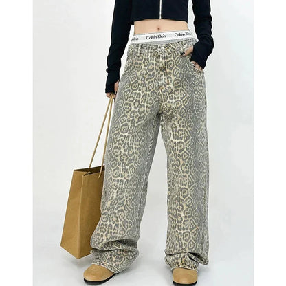 Gilda - Retro pants with leopard print.