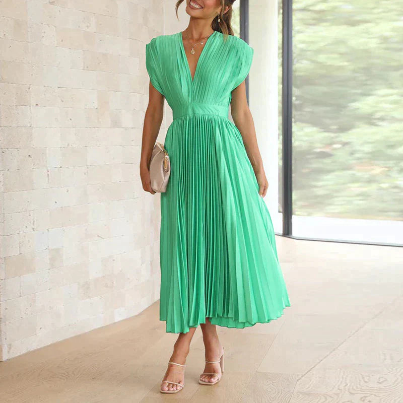 Iris - Elegant dresses with pleats