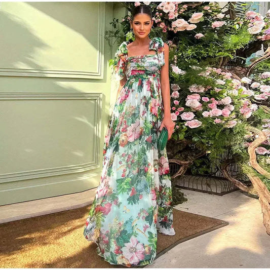 Janey - Elegant backless maxi dress with floral print.