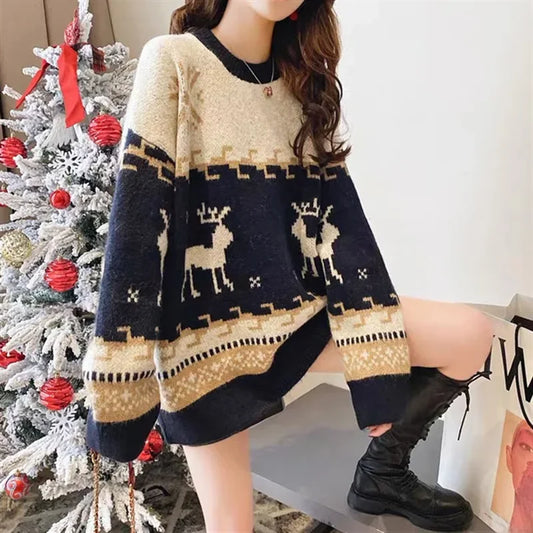 Adele - Warm knitted sweater with a loose fit and striped Christmas deer print for women